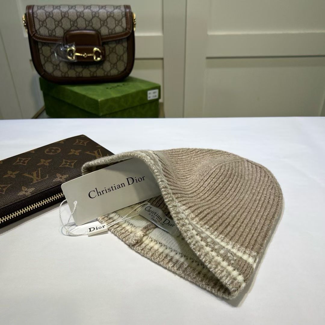 M1R86D99 Fashion hats