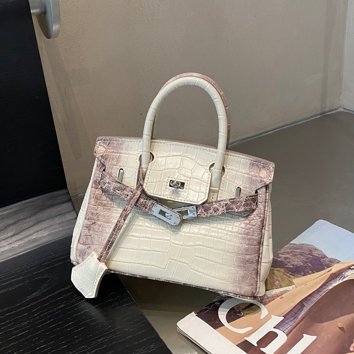 B1R86H2 Popular leather bag