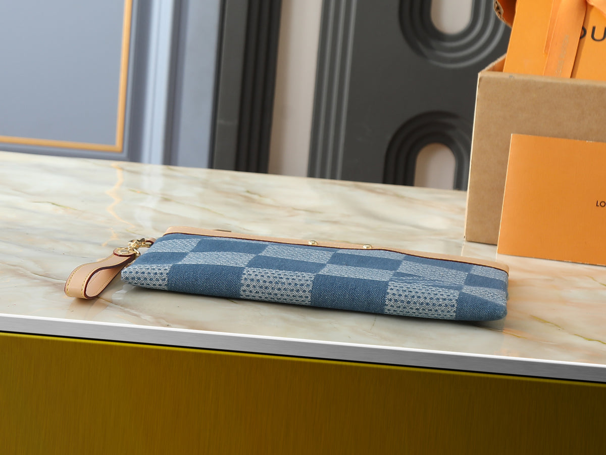 B1R76E55 Fashion bag