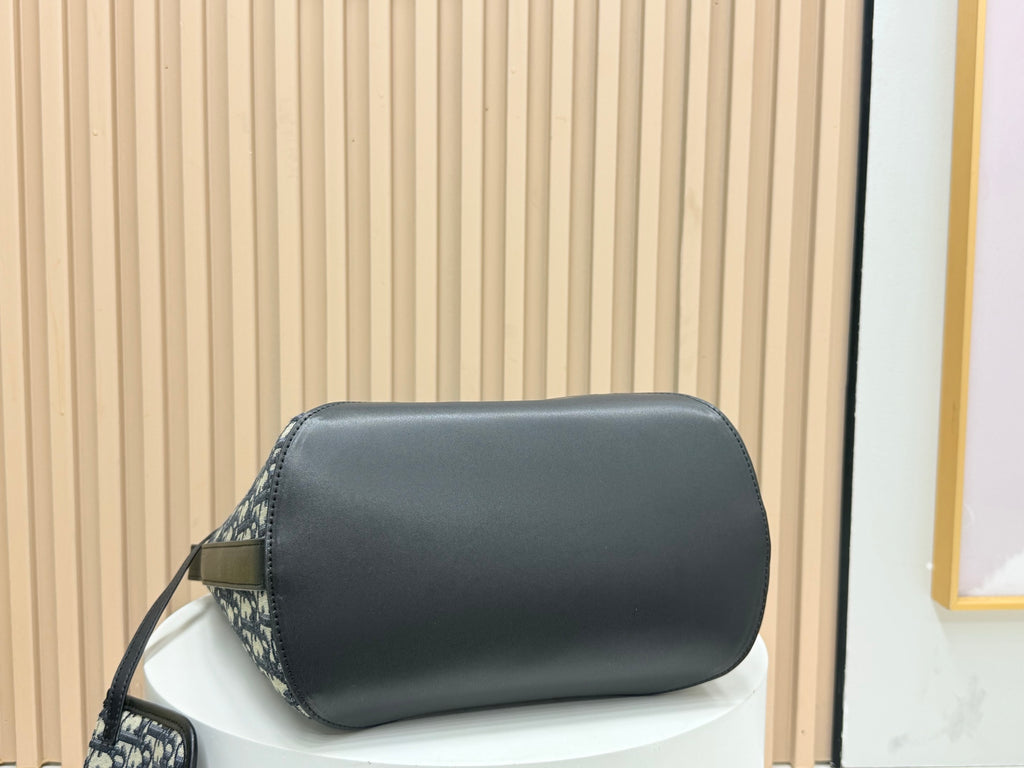 B1R76D46 Fashion bag