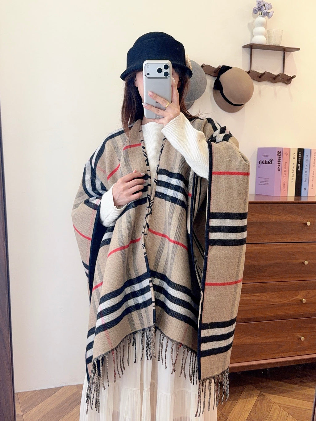 W1R86R46 Fashion cape