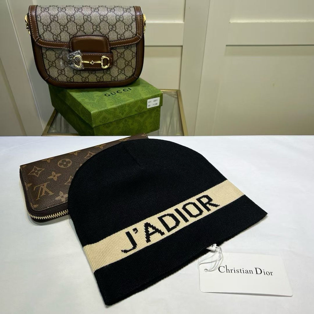M1R86D100 Fashion hats