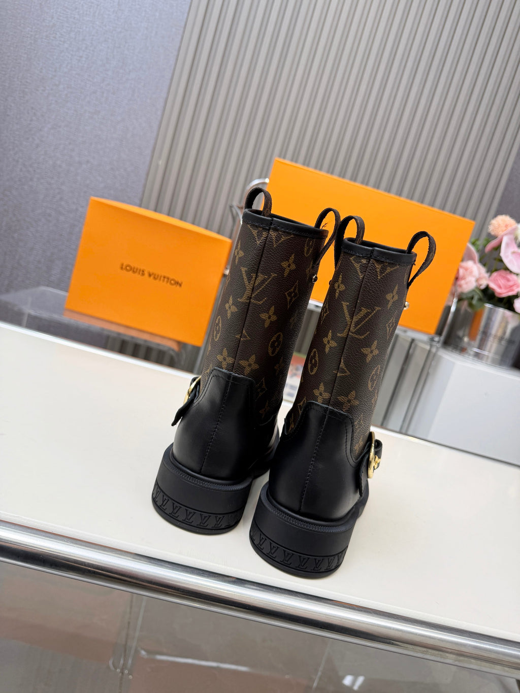 Z2P106E22 Fashion high-quality shoes