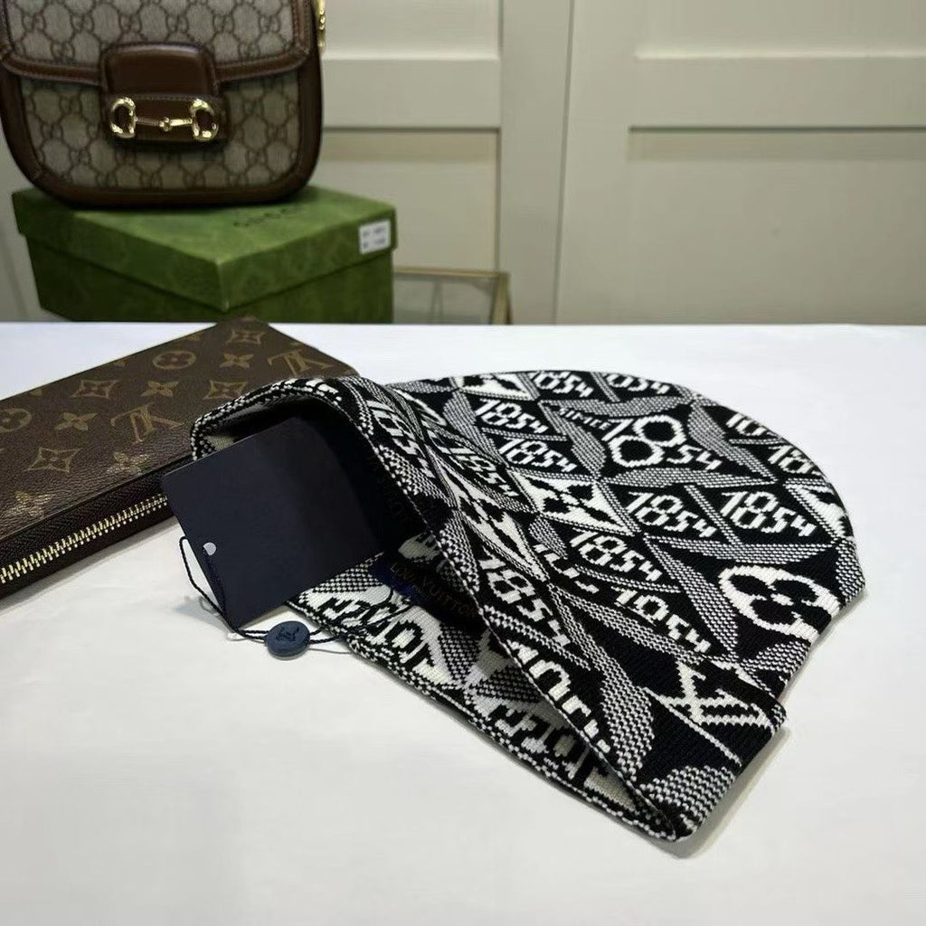 M1R86E42 Fashion hats
