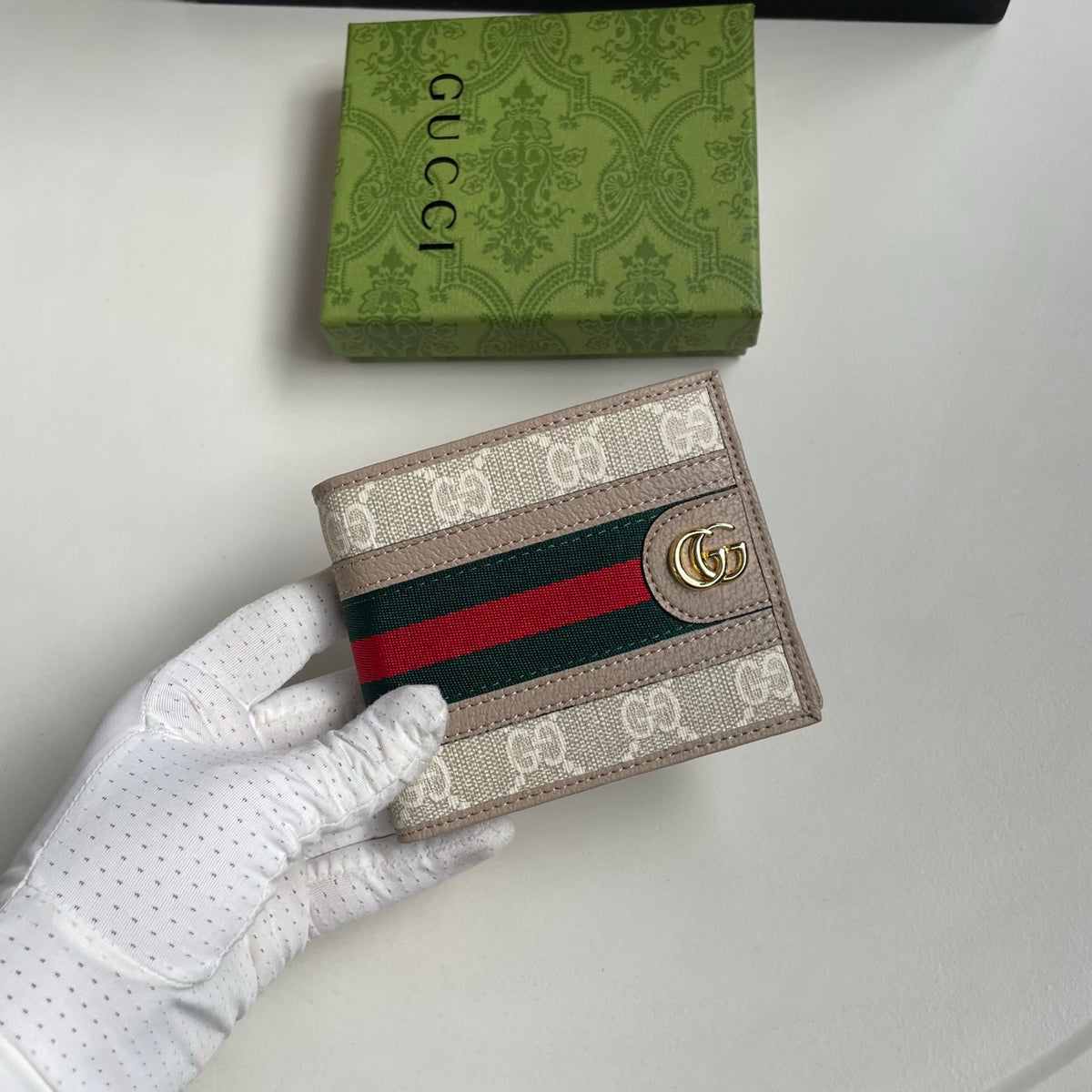 146XB7B Popular leather wallets ( with full packaging )