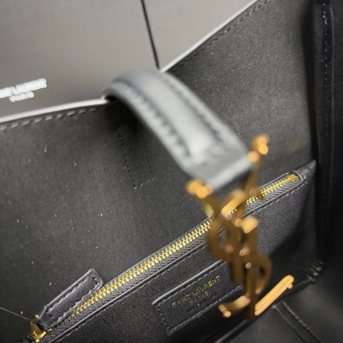 B1R96SL6 Popular leather bag