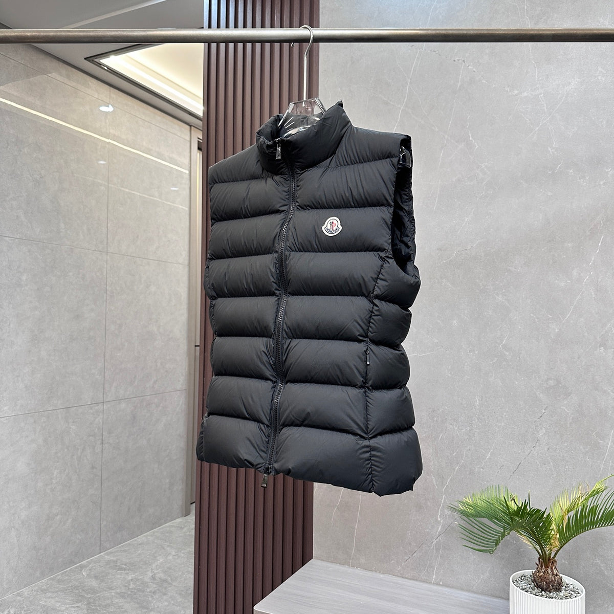 U3R106A15 Fashion down vest