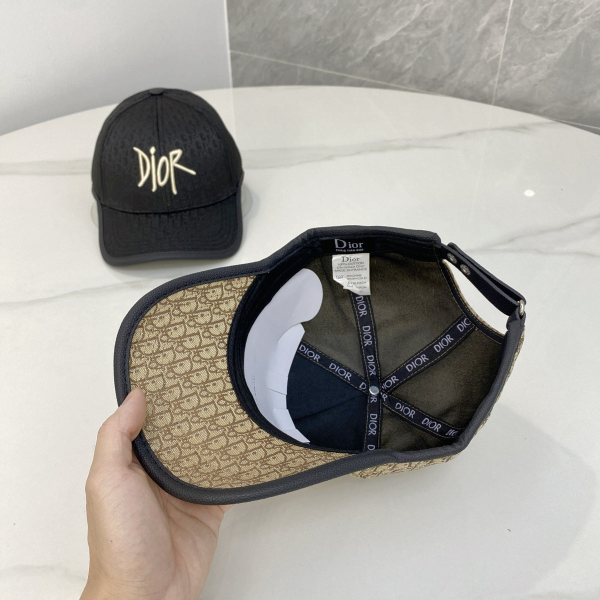 M1R86D111 Fashion hats