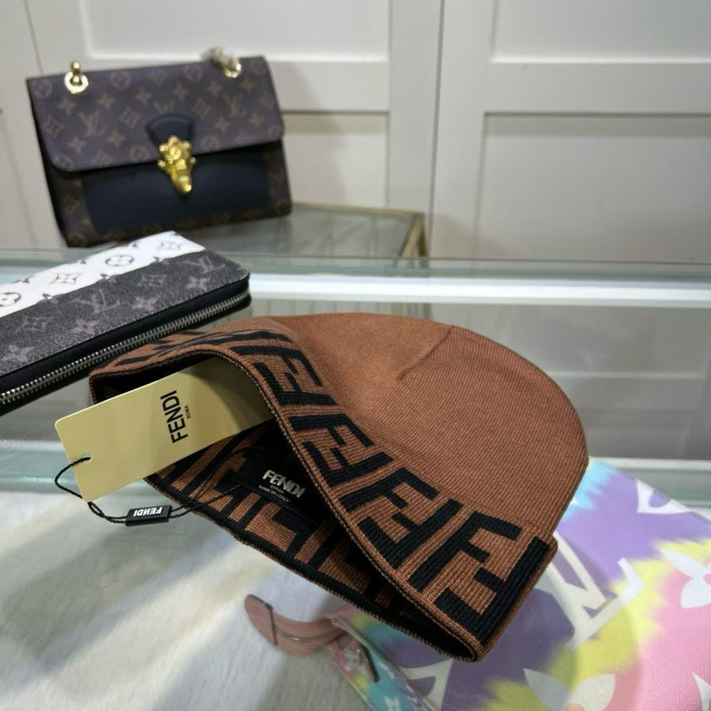 M1R86F32 Fashion hats