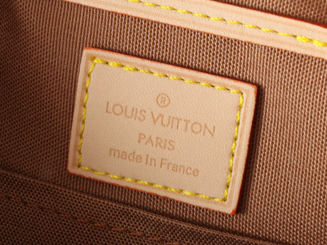 146PE176B Popular leather bag