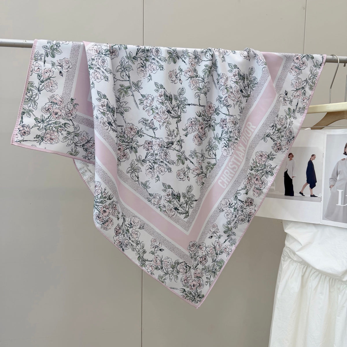 136ND17W Popular Silk Scarve