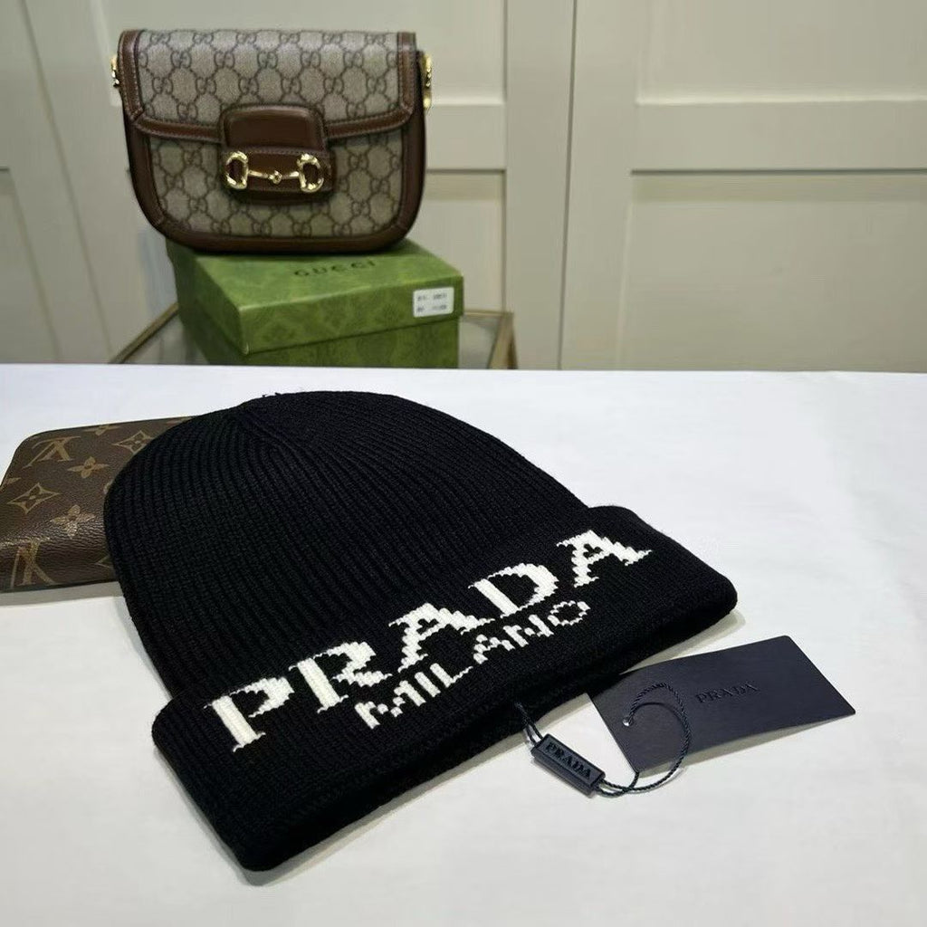 M1R86P82 Fashion hats