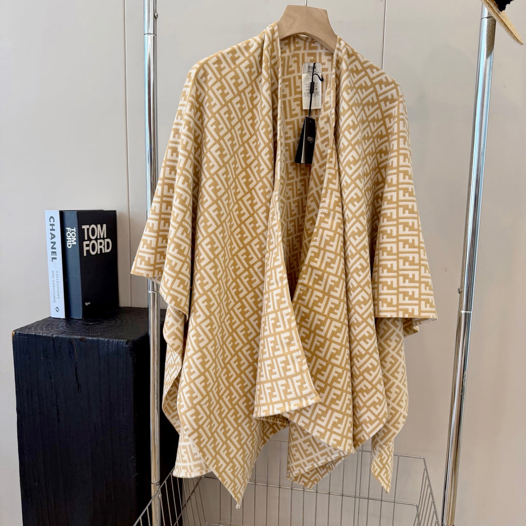 W1R86F42 Fashion cape