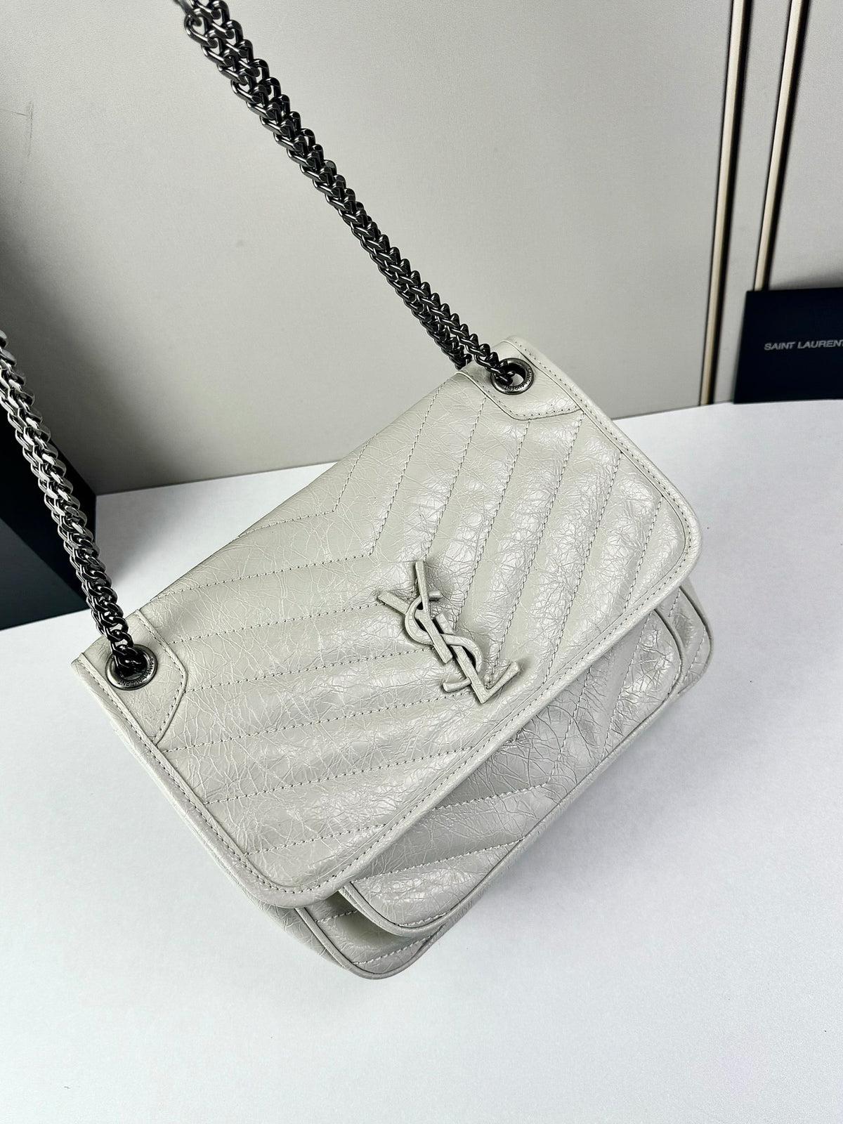 B1R76SL16 Popular leather bag