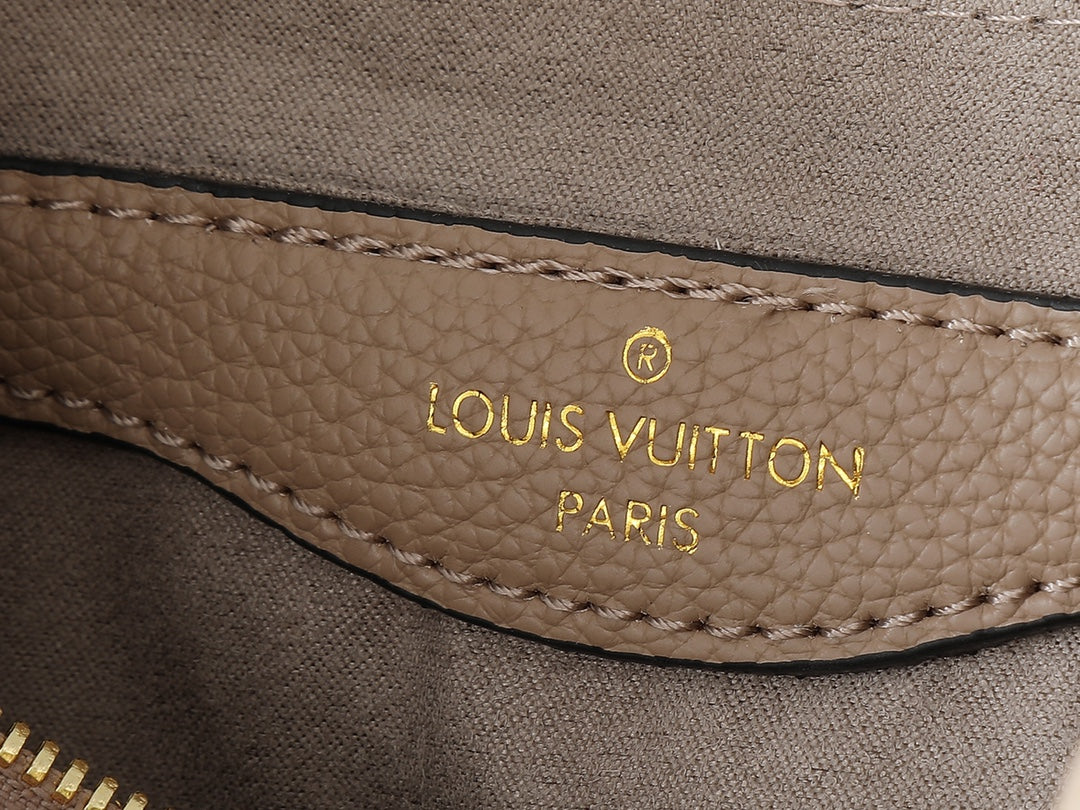 B1R76E48 Fashion leather bag