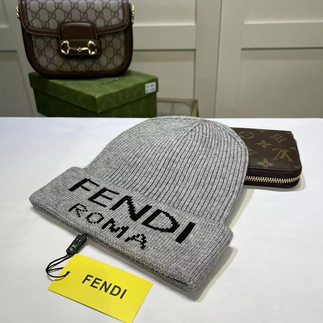 M1R86F47 Fashion hats