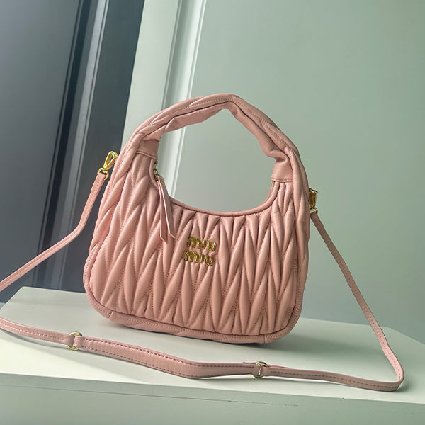 146PA122B Popular leather bag（29x24x10cm）