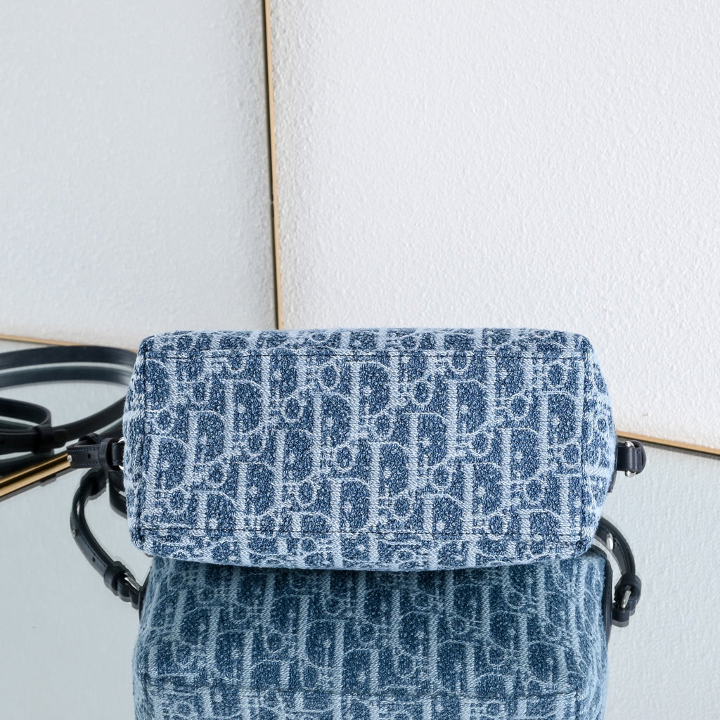 B1R76D44 Fashion bag