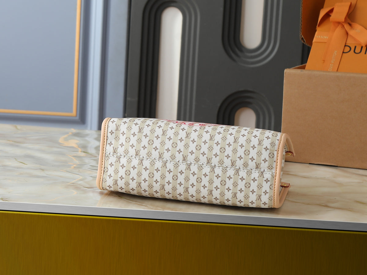 B1R76E47 Fashion bag