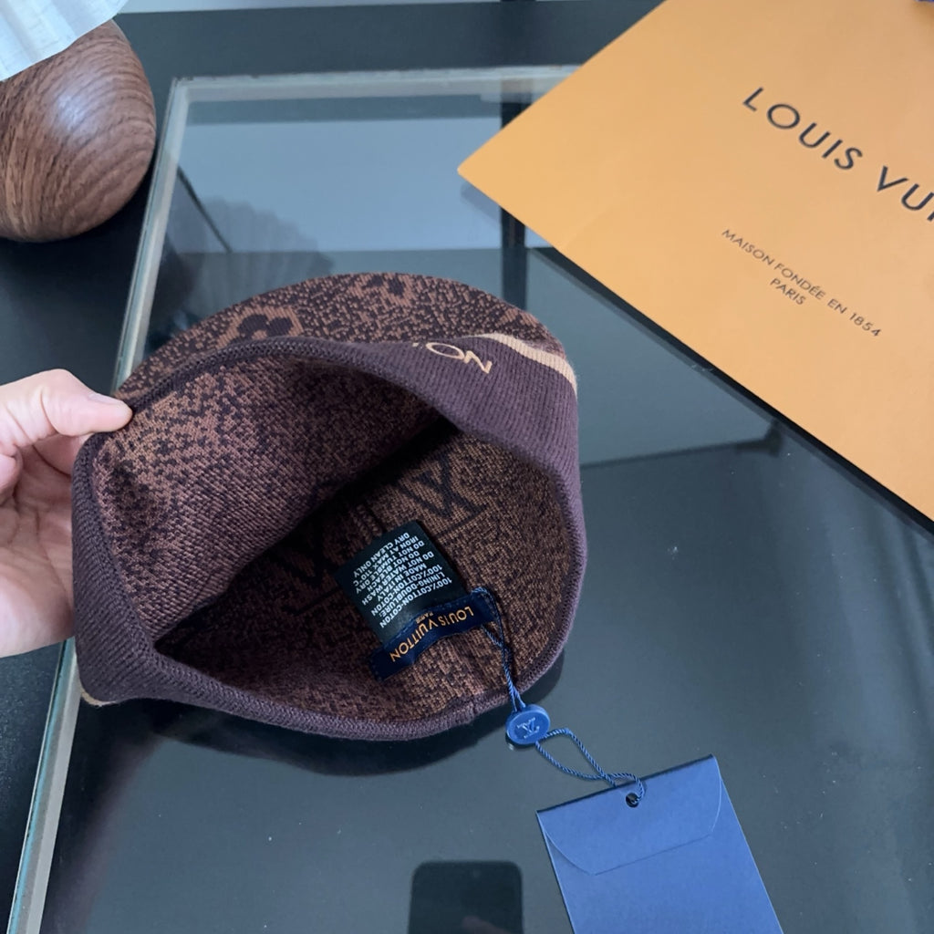 M1R86E19 Fashion hats