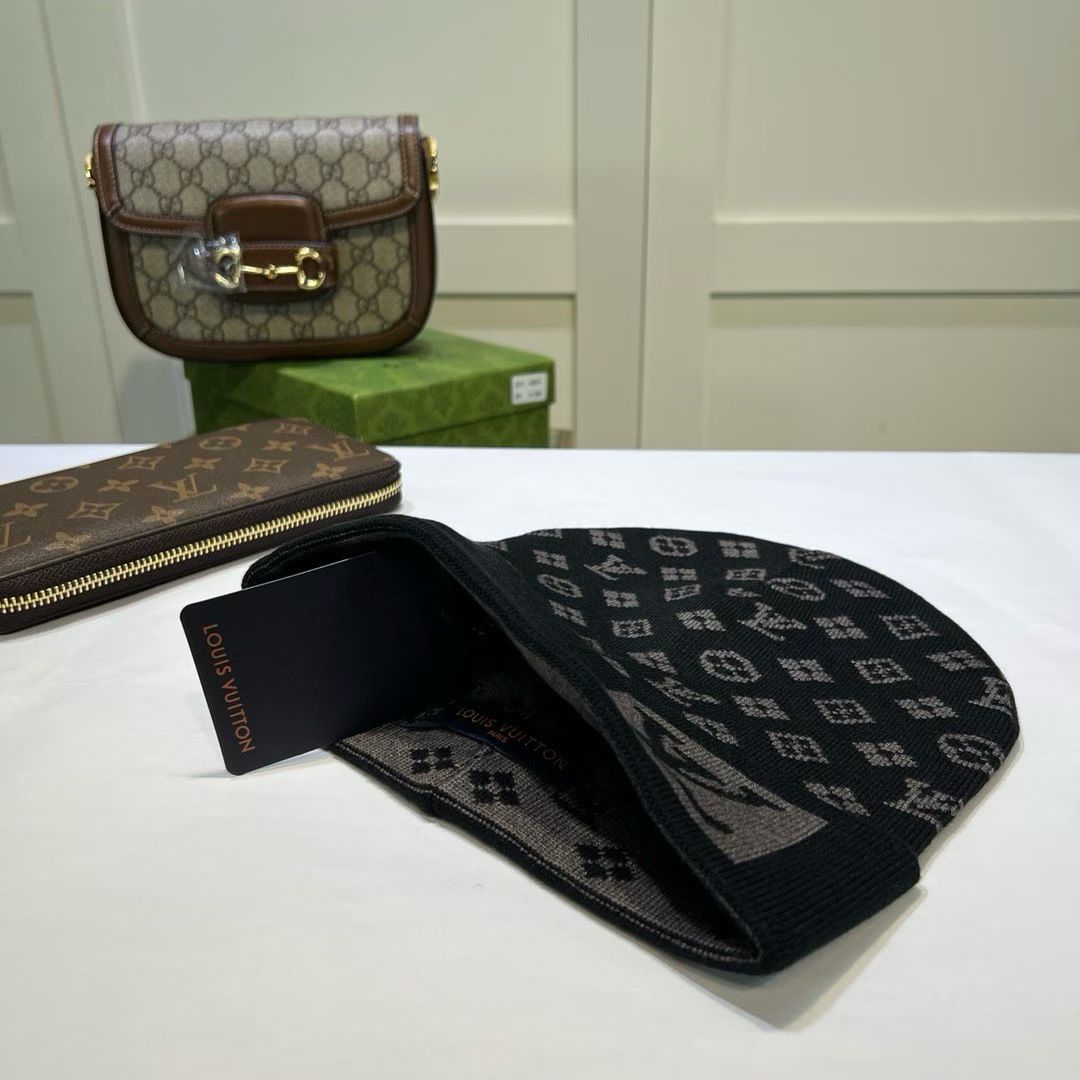 M1R86E53 Fashion hats