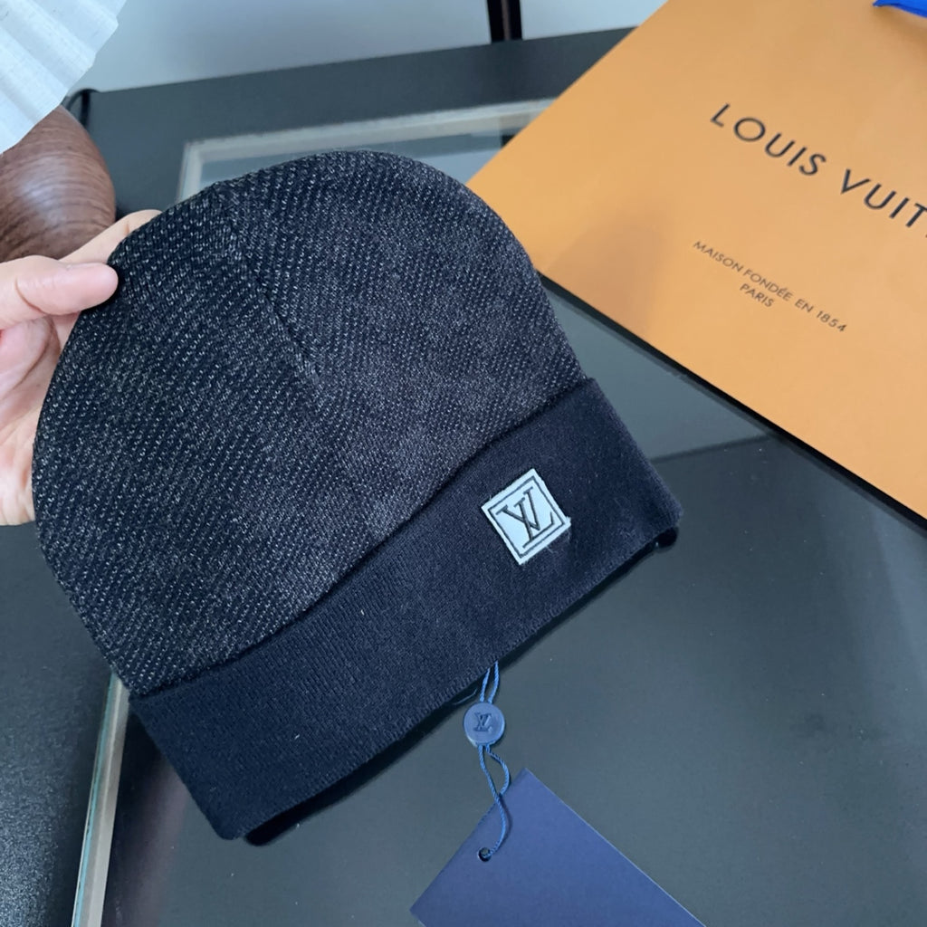 M1R86E18 Fashion hats