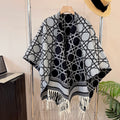 W1R86D66 Fashion cape