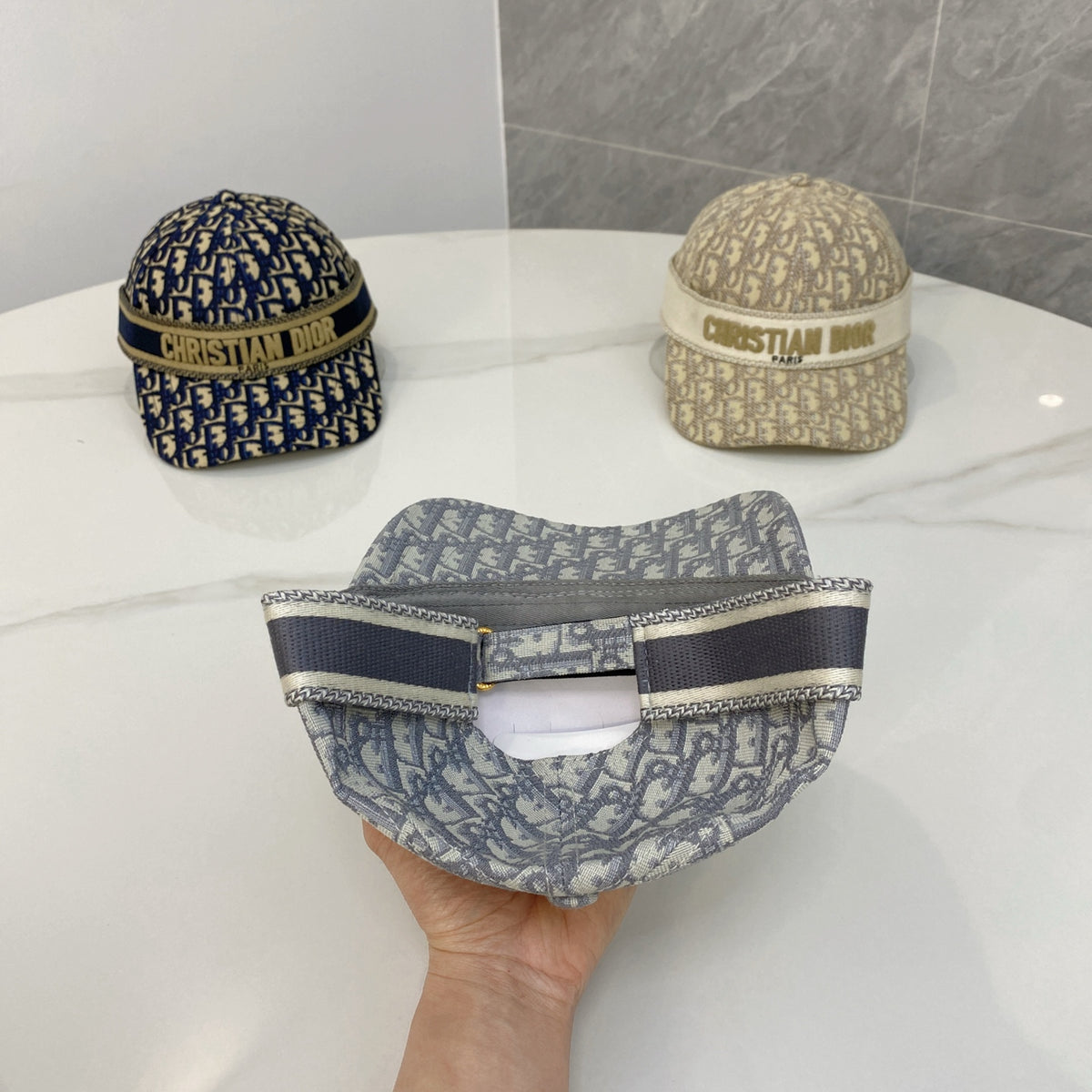 M1R86D127 Popular hats