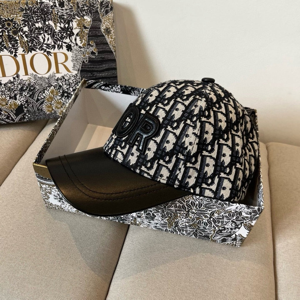 M1R76D11 Fashion hats
