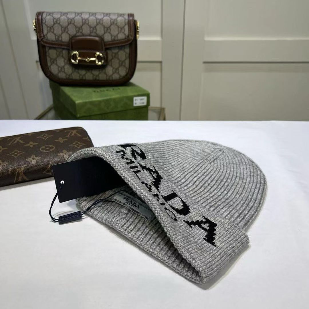 M1R86P82 Fashion hats