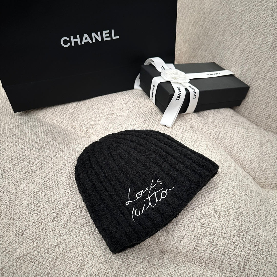 M1R86E13 Fashion hats