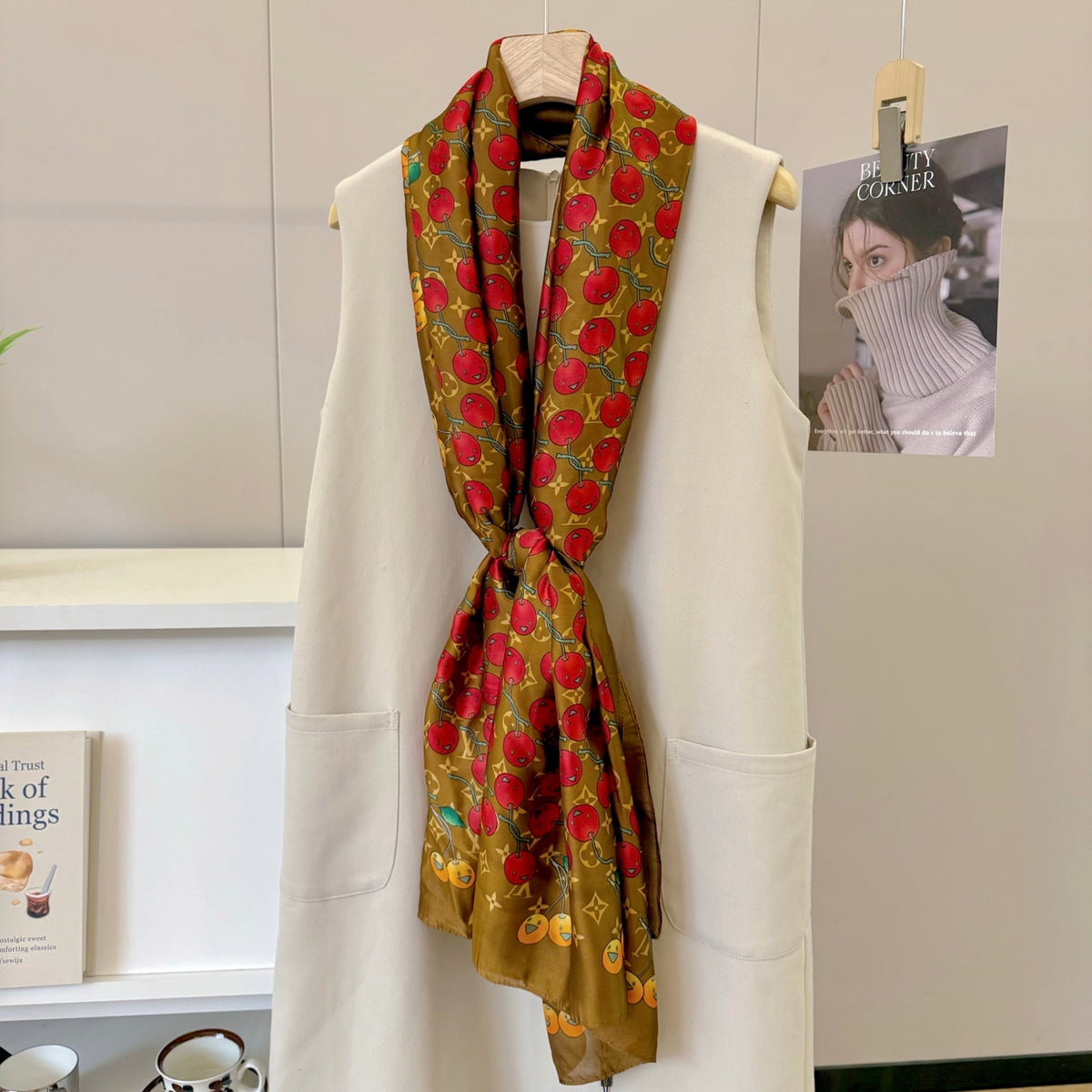 135ZE199W  Popular Silk Scarve