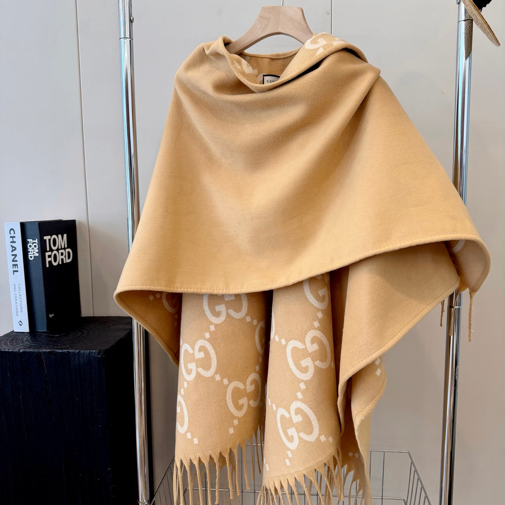 W1R86B58 Fashion cape