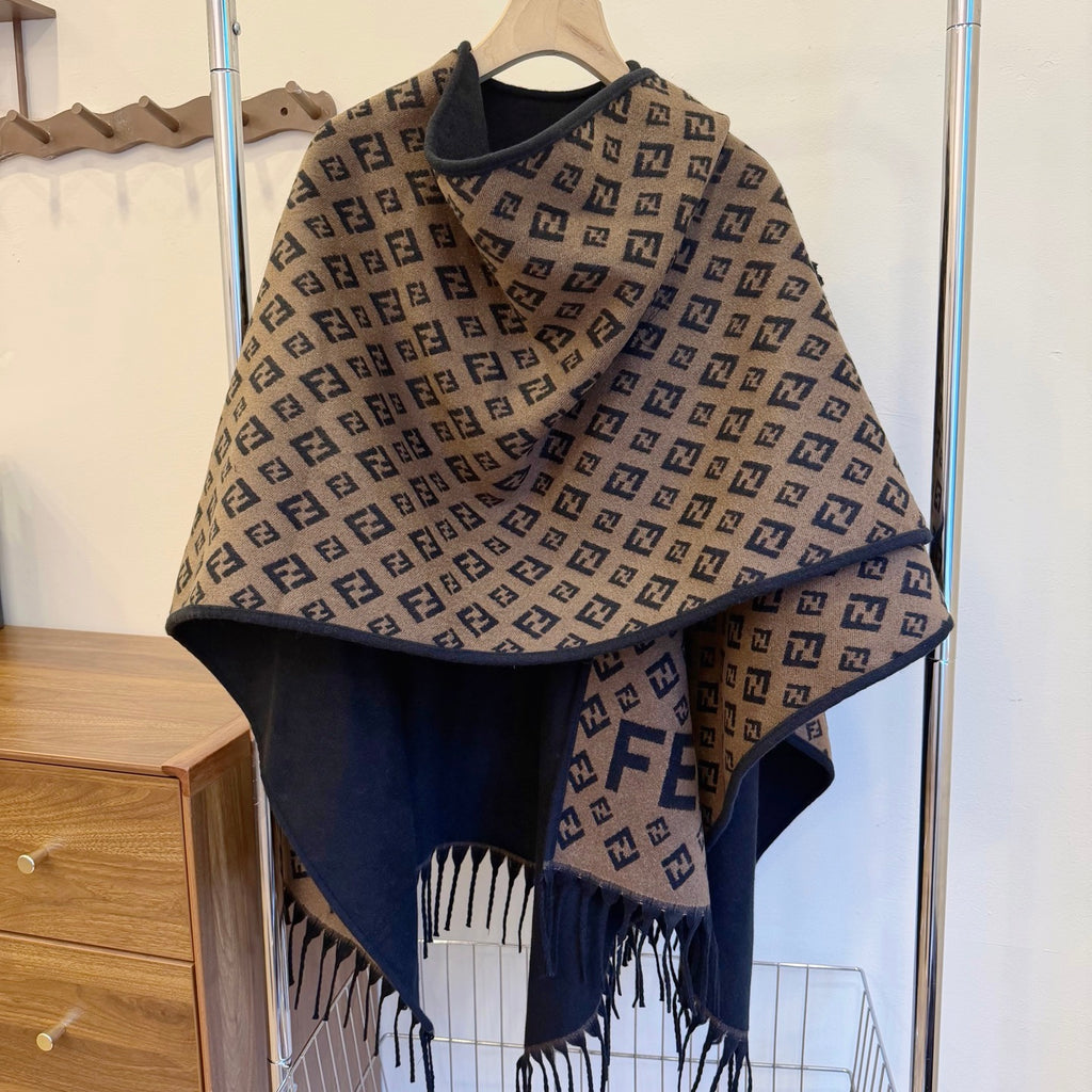 W1R86F79 Fashion cape