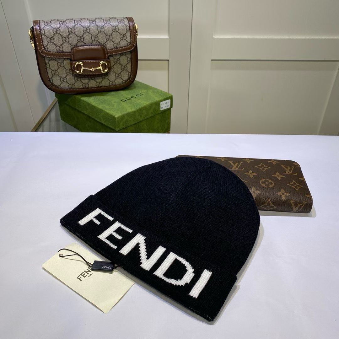 M1R86F63 Fashion hats