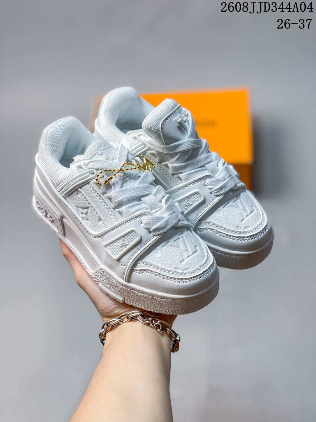 Z4R96E10  Popular Children's Shoes （Hanging decorations are not included）