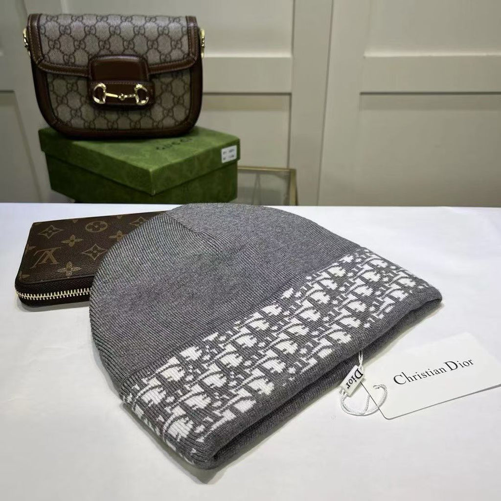 M1R86D37 Fashion hats