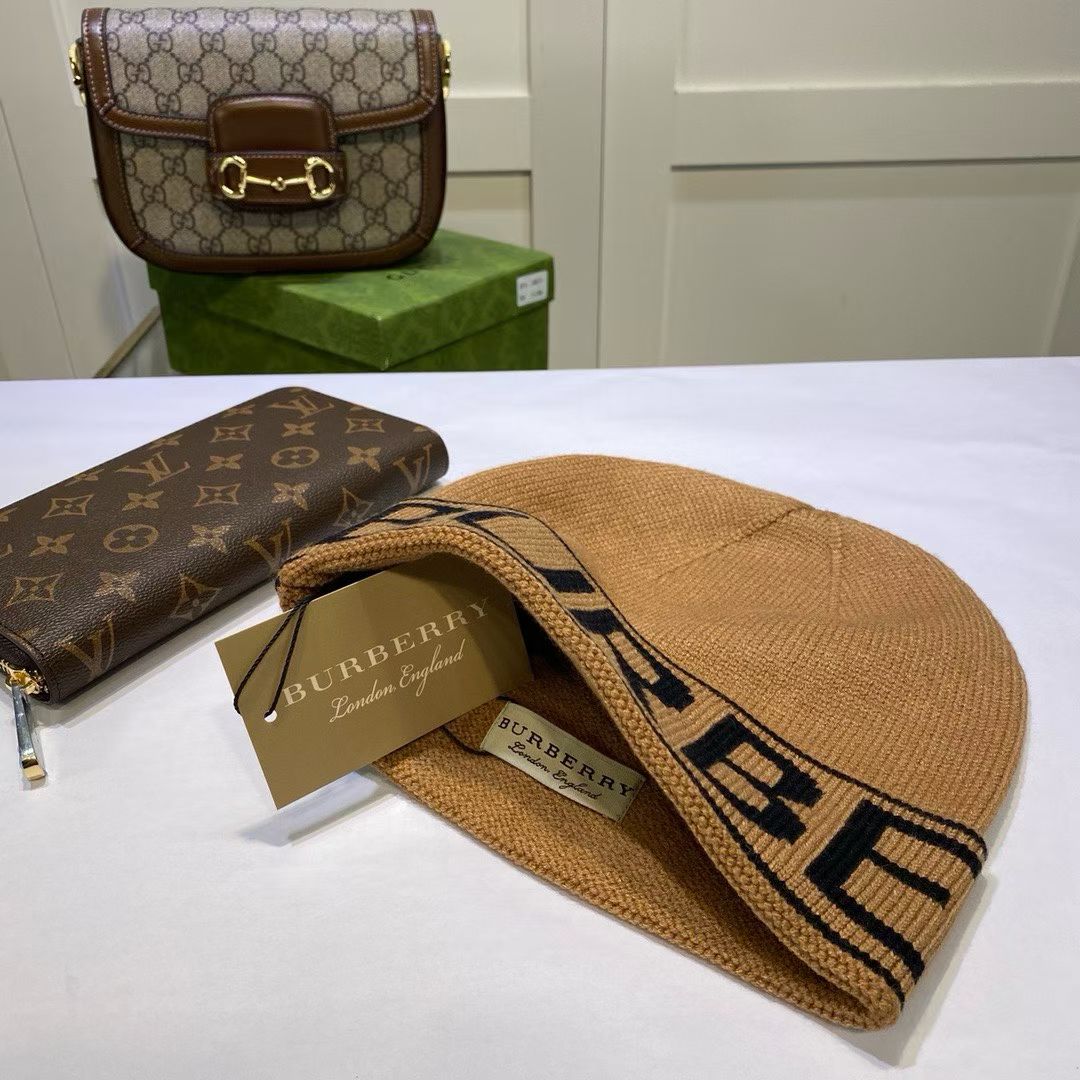 M1R86R74 Fashion hats