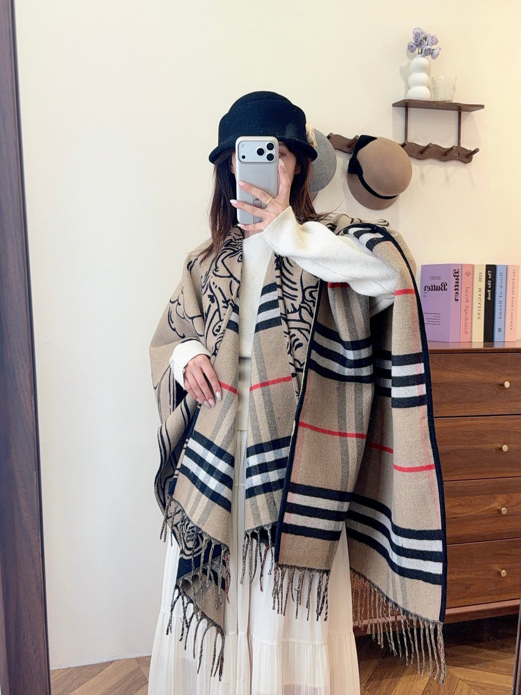 W1R86R46 Fashion cape