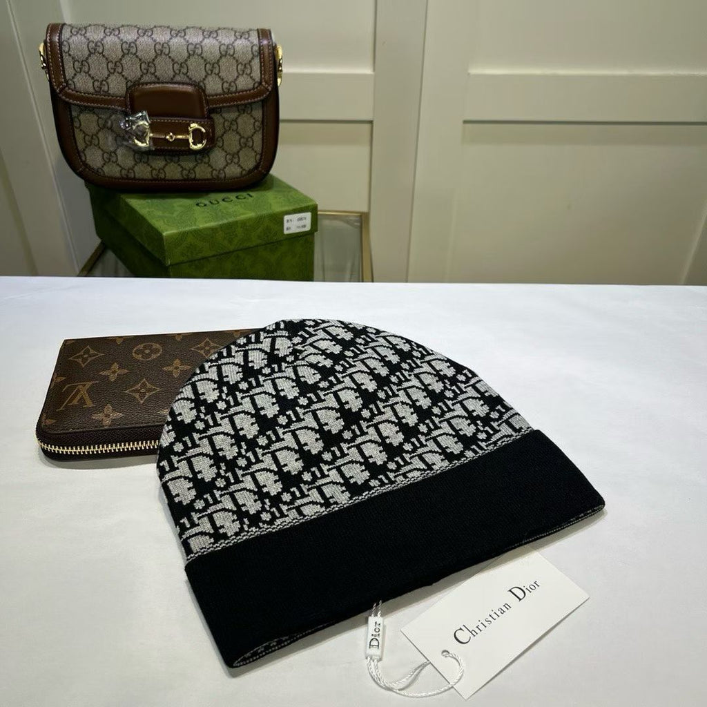 M1R86D49 Fashion hats