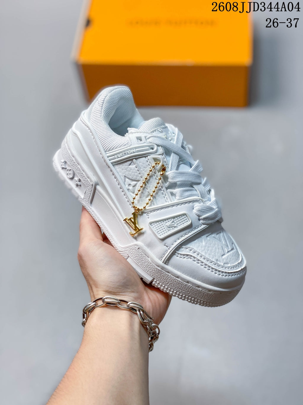 Z4R96E10  Popular Children's Shoes （Hanging decorations are not included）