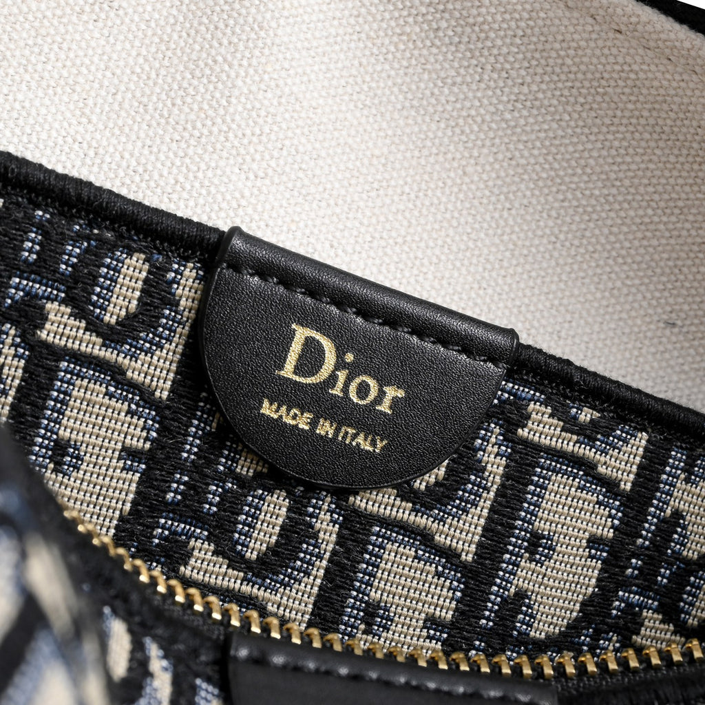 B1R76D44 Fashion bag