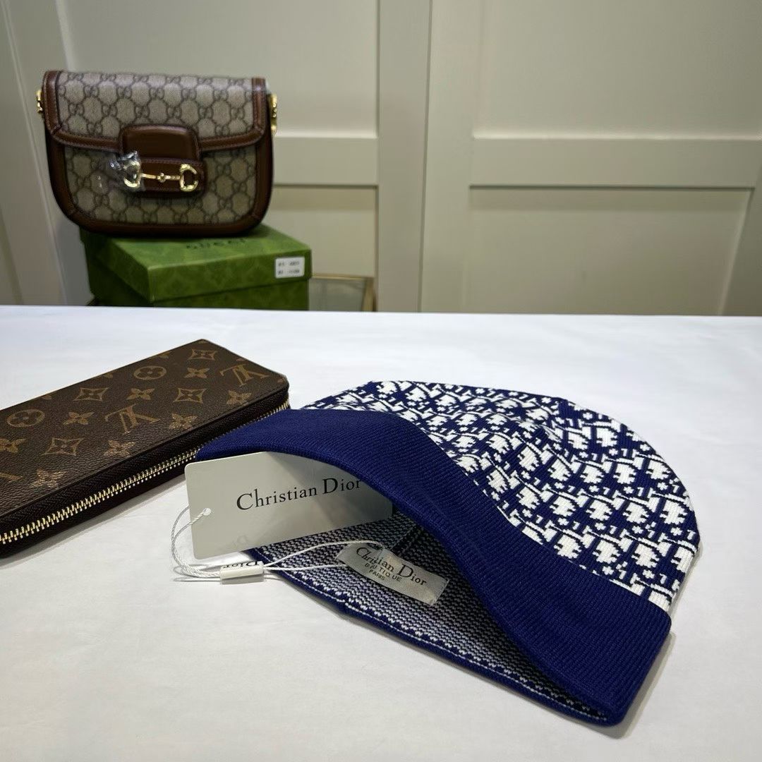 M1R86D49 Fashion hats