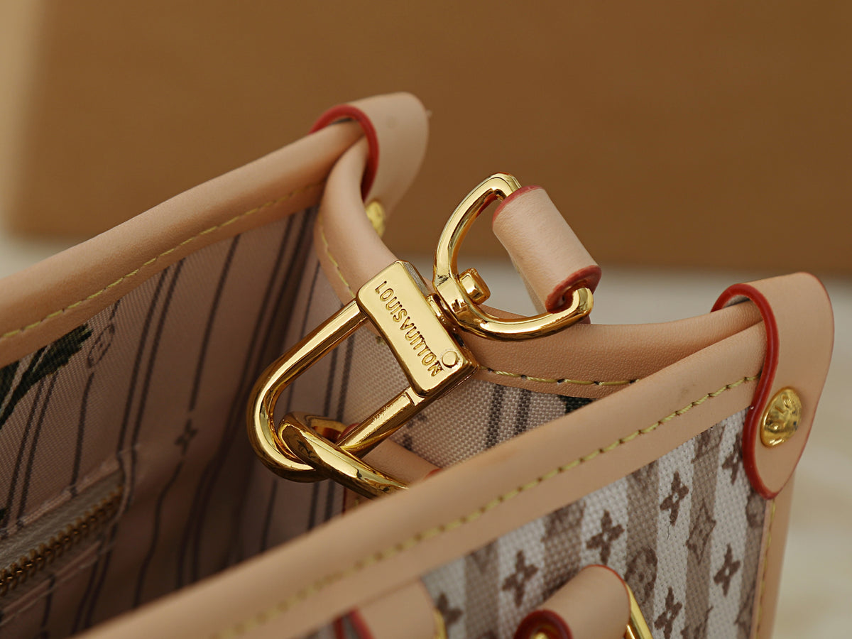B1R76E47 Fashion bag