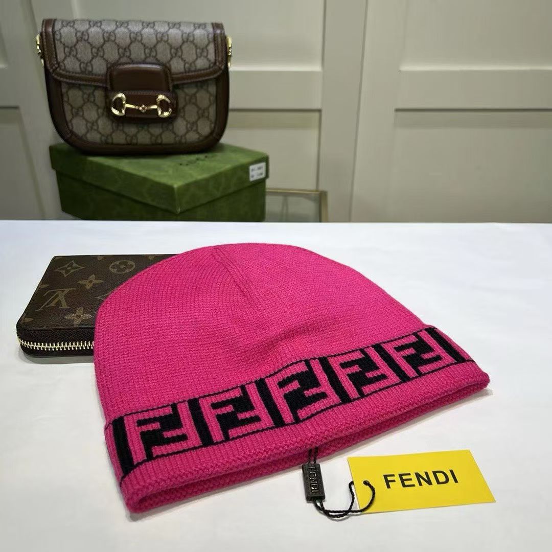 M1R86F44 Fashion hats