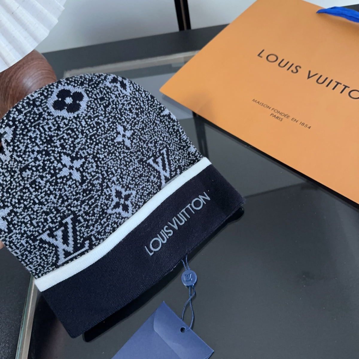 M1R86E19 Fashion hats