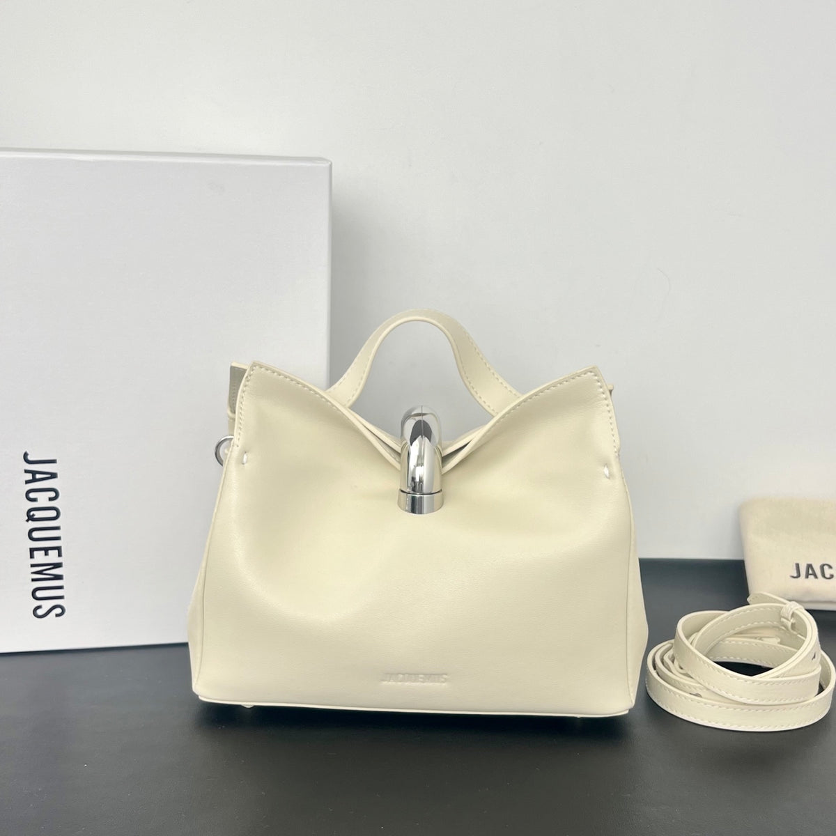 B1R106A2 Fashion leather bag