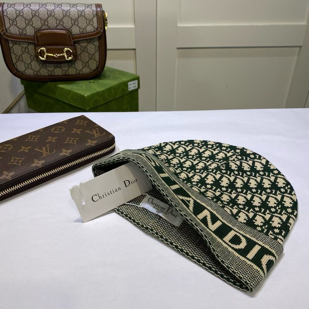 M1R86D71 Fashion hats