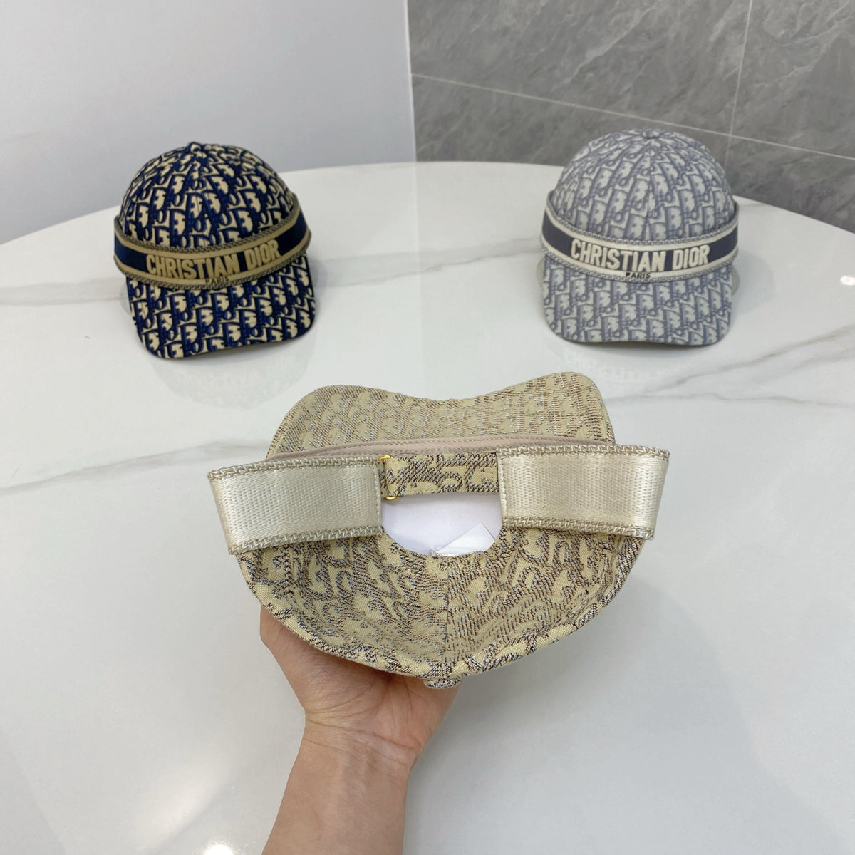 M1R86D127 Popular hats