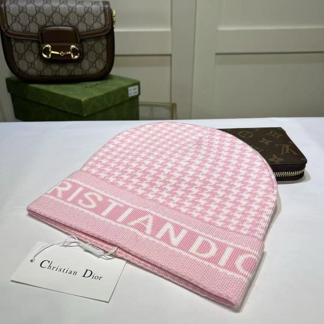 M1R86D57 Fashion hats
